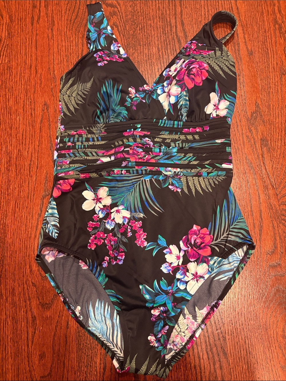 One piece, swim large nwt